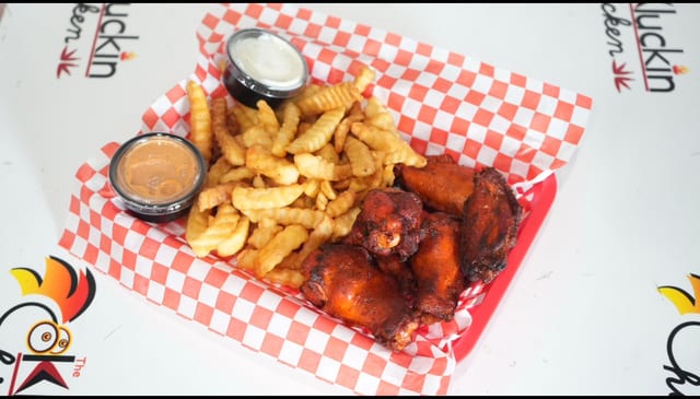 Kluckin Wings Combo.